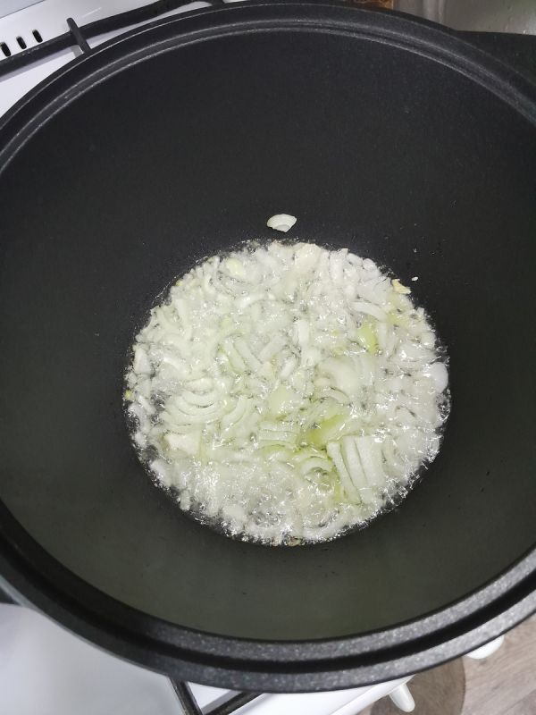 Куриная печень в сливочно-сметанном соусе: сытный и вкусный ужин