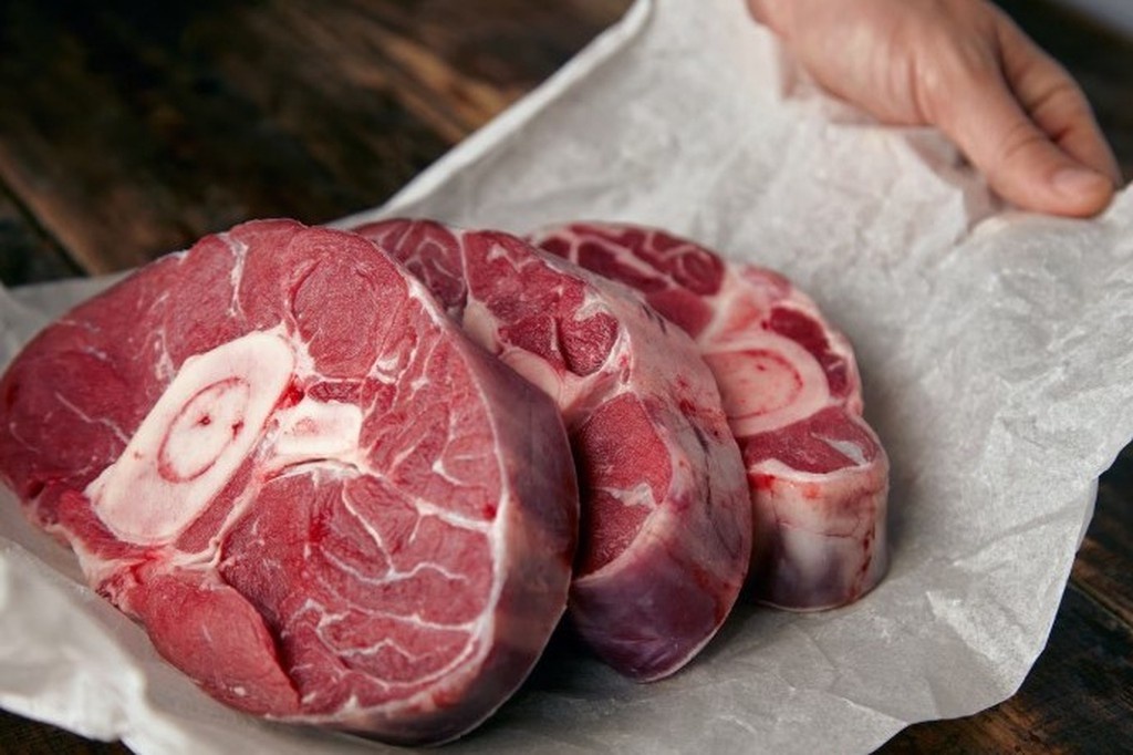 Почему лучше отказаться от мытья мяса: мнение биотехнолога
