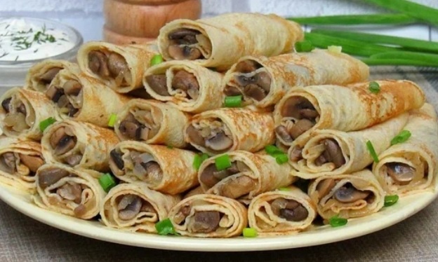 Вкусные блины с грибами: классический и кефирный рецепты
