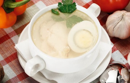 Супы и бульоны: лучший способ восстановиться после праздников