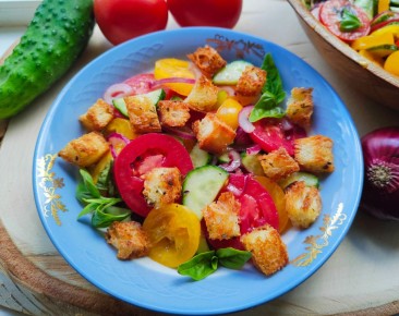 Панцанелла: Идеальный летний салат из Италии