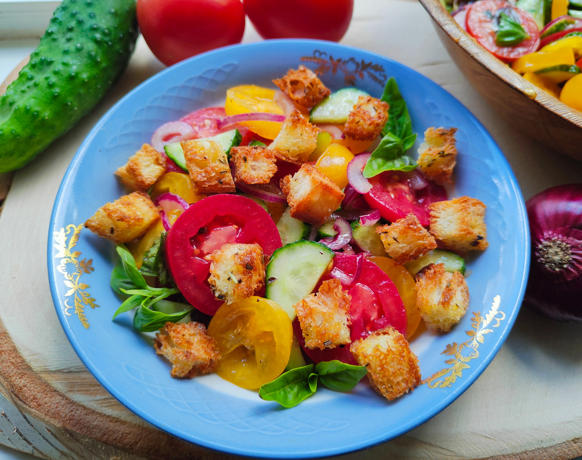 Панцанелла: Идеальный летний салат из Италии