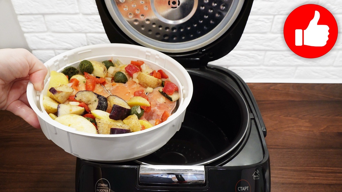 Сочный обед: рыба с овощами на пару в мультиварке