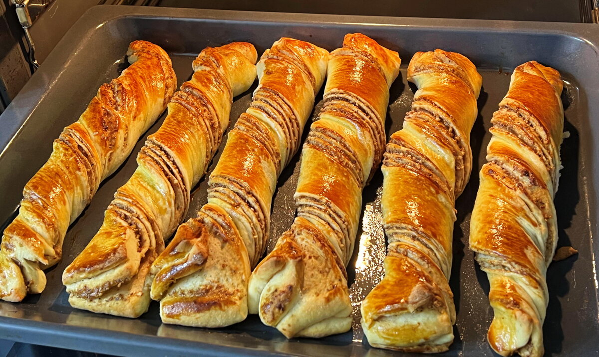 Вкусная выпечка с джемом и грецкими орехами, которая покорит всех