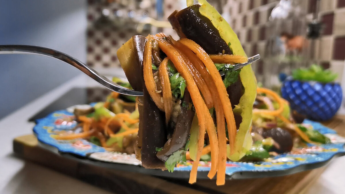 Необычная закуска из баклажанов за 15 минут: влюбитесь в корейские вкусы