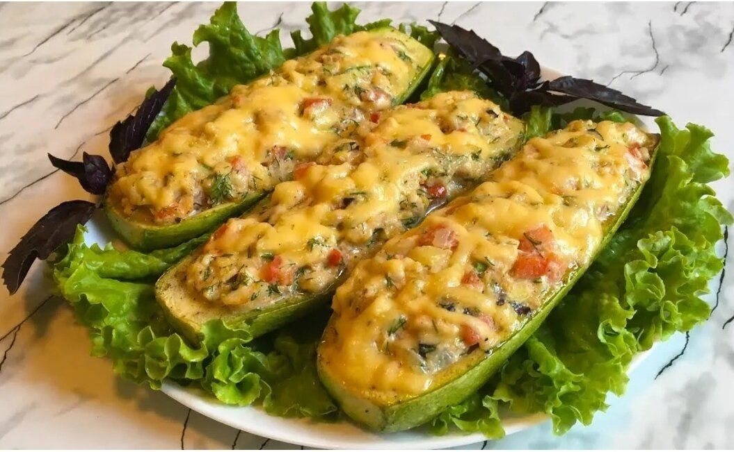 Кабачки, фаршированные курицей и грибами – простой и вкусный рецепт