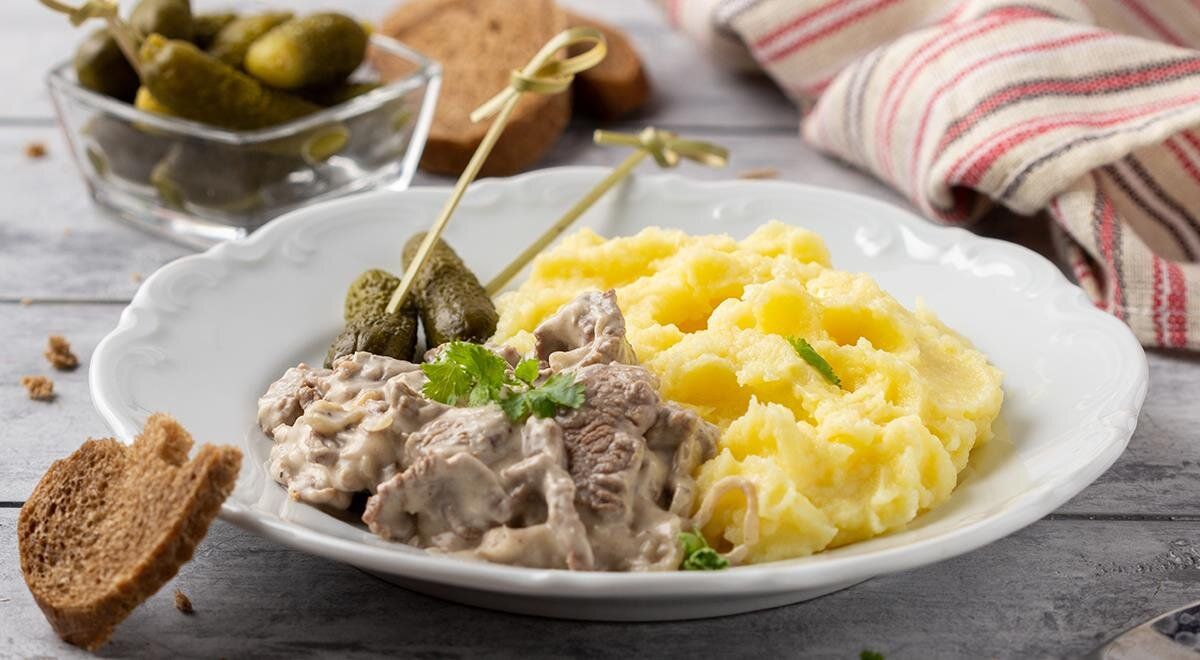 Тонкости приготовления бефстроганова: от выбора мяса до идеального соуса