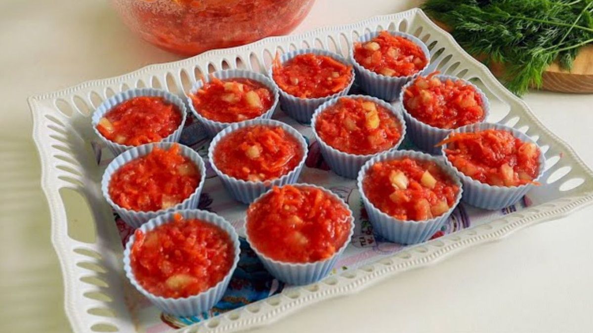 Летнее наслаждение: простая томатная заготовка для любимого борща