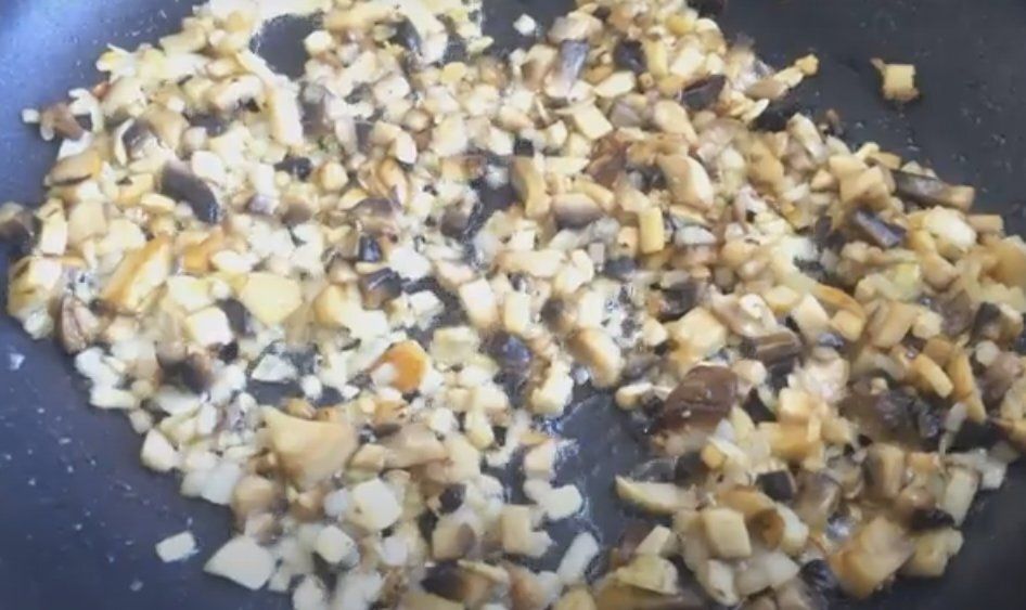 Фаршированные яйца с грибами: легкий и вкусный рецепт