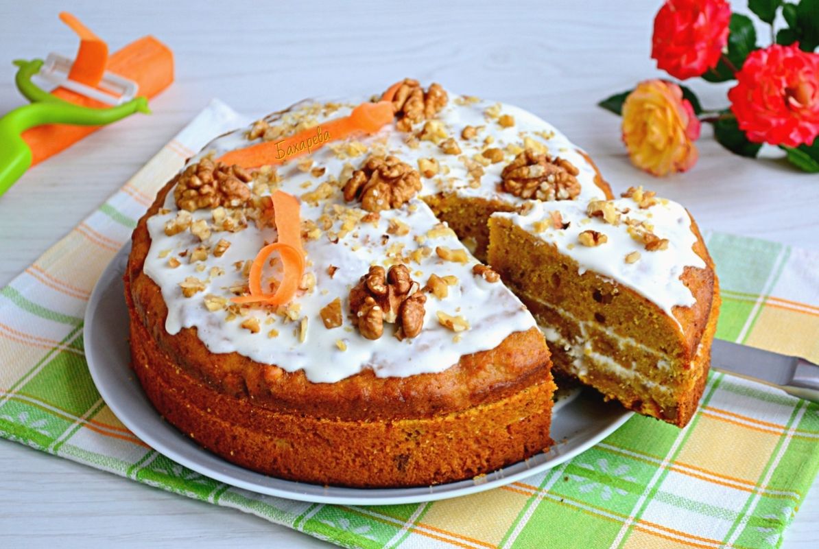 Яркий морковный тортик с манго, который легко подготовить