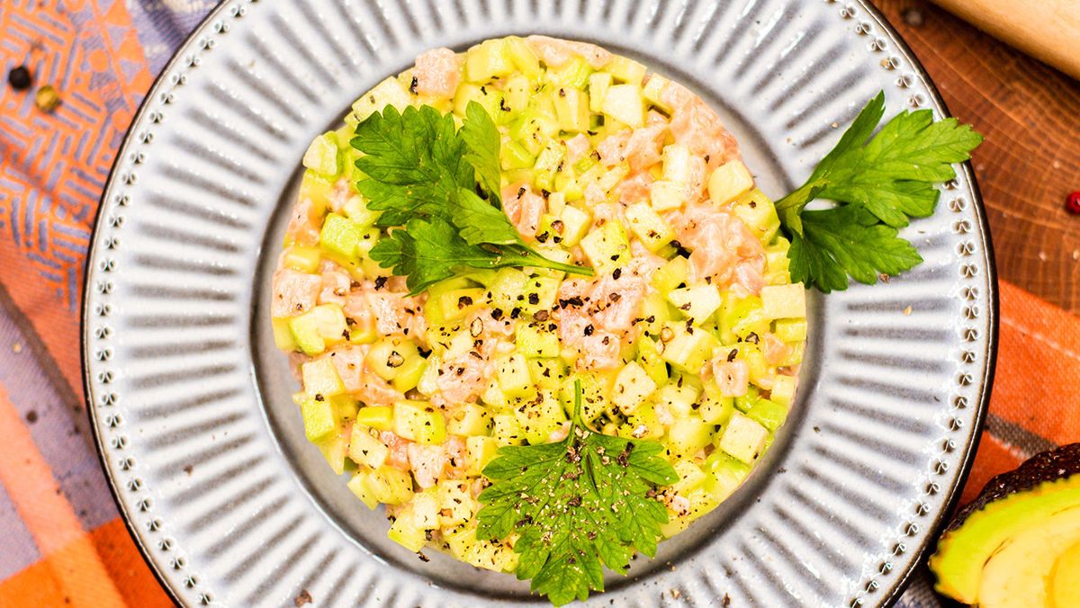 Тартар с авокадо: легкий акцент для новогоднего стола