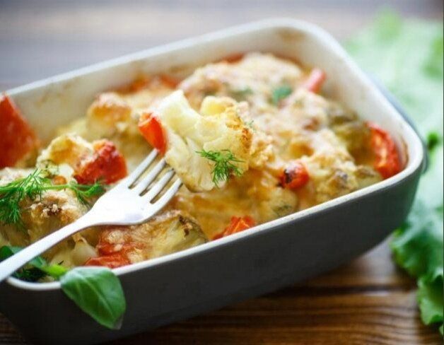 Удивительная куриная запеканка с помидорами и брокколи