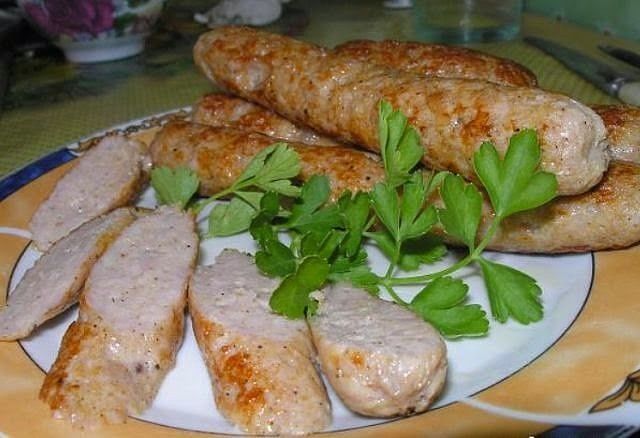 Секреты приготовления домашних куриных колбасок