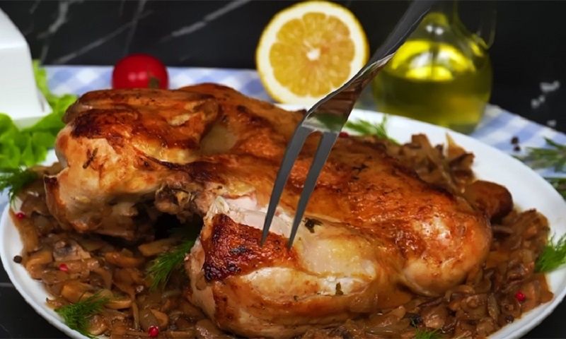 Как приготовить цыплёнка-тапака: секреты нежности и хрустящей корочки