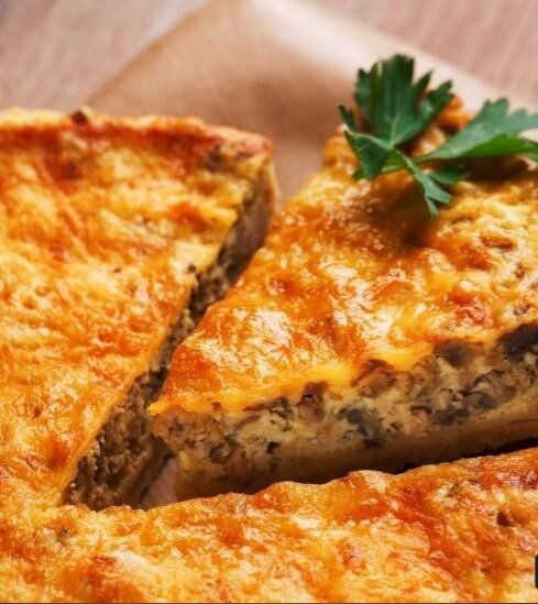 Пирог с опятами: как удивить гостей простым и вкусным угощением