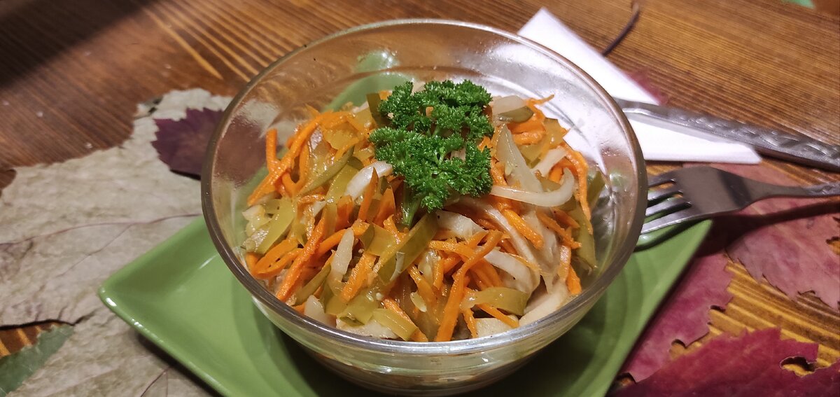 Салат по-корейски с морковью и грибами: быстро, вкусно и с фантазией