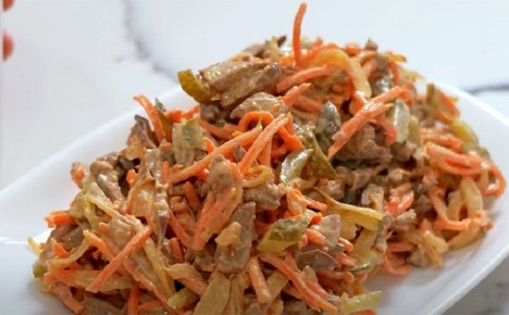 Новогодний салат из печени: три простых ингредиента для ресторанного вкуса