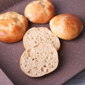 Пушистые булочки без дрожжей: простой рецепт для быстрого обеда