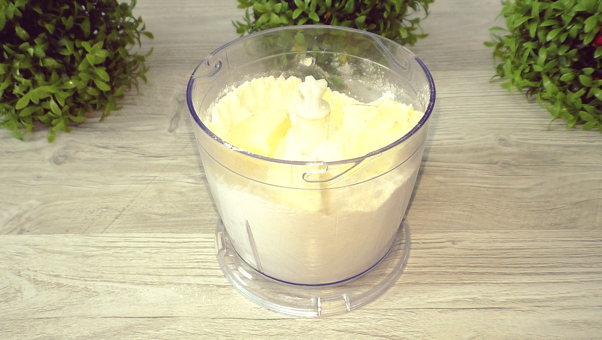 Восхитительный пирог с ягодами и сметанной заливкой