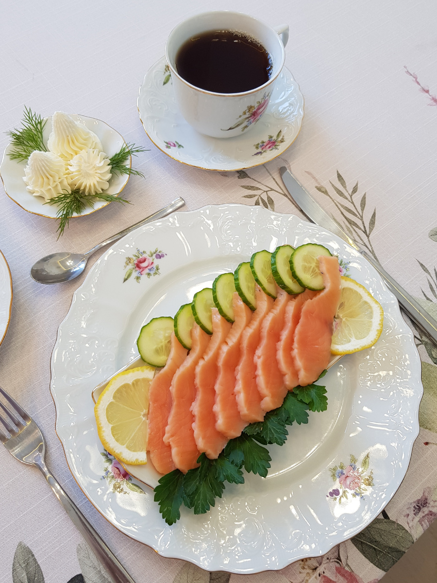 Солёная сёмга в пряном маринаде: идеальное угощение для праздников