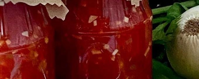 Овощная сальса на зиму: вкусный домашний соус, который стоит попробовать