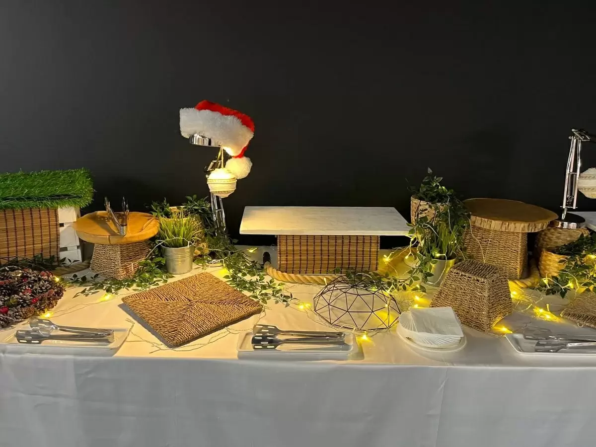 Волшебство новогоднего кейтеринга: как праздник становится незабываемым