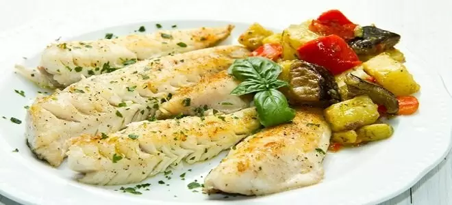 Как приготовить ледяную рыбу с овощами в духовке: простой рецепт