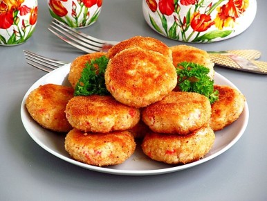 Вкус детства: как приготовить сочные рыбные котлеты по классическому рецепту