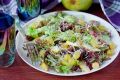 Нежный салат «Фьюжн»: уникальное сочетание вкусов с виноградом и грушей